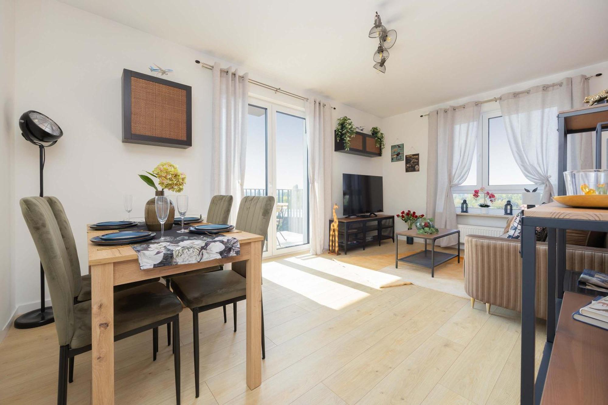 Exceptional In With Parking By Renters * Warszawa