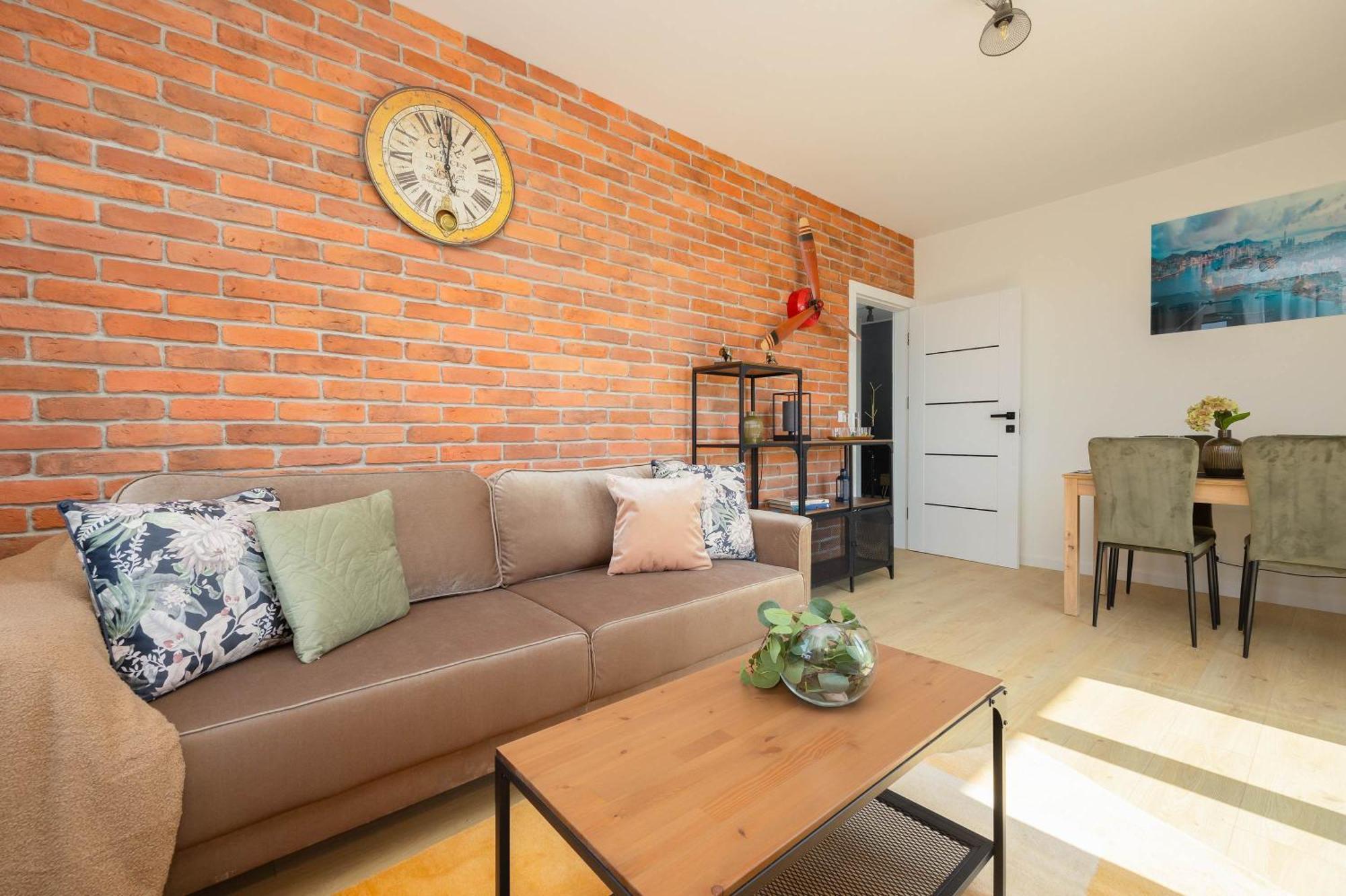 Exceptional In With Parking By Renters Apartament *